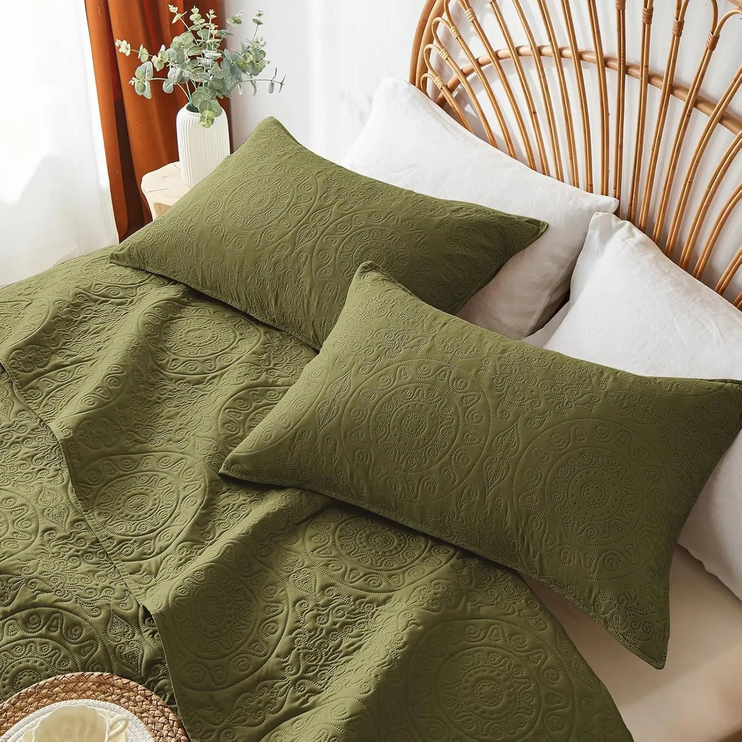 Quilt Set With Pillow Shams Embossed Microfiber Lightweight Bedding